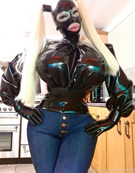 evelyndoll hd model image