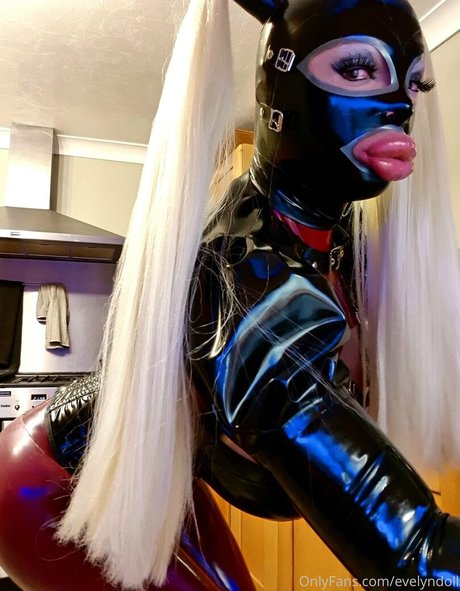 evelyndoll pornstar nice pictures