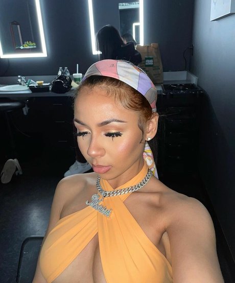 Mariah The Scientist adult model pics