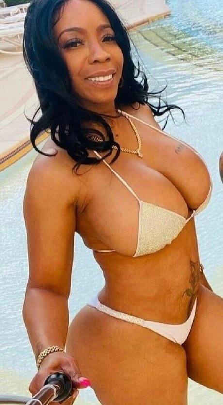 realbrickhousebody model free photo