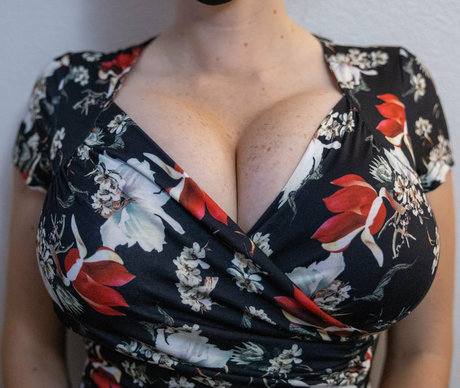 danidoreen top star pictures