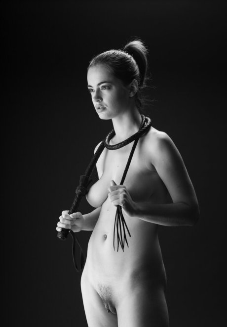 Kamilla model pornographic photos