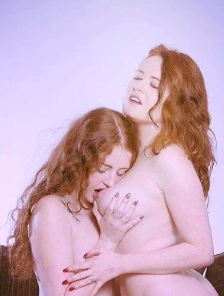 scarlettblaze1 pornographic model photos