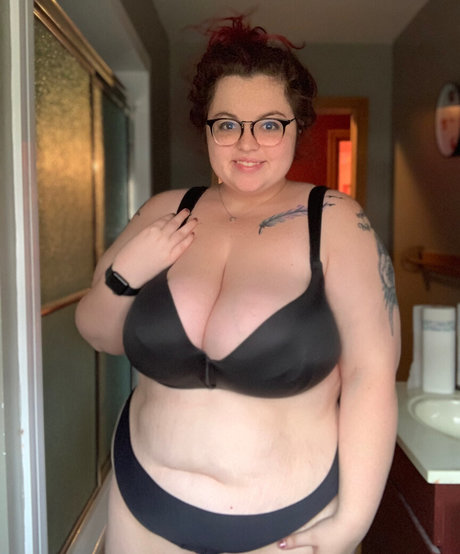 teen asian onlyfans free nude pic