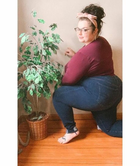 ahitsnatalie model nude img