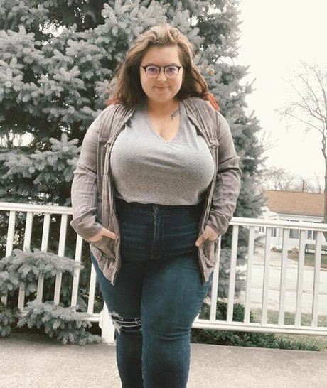 ahitsnatalie naked pornstar image