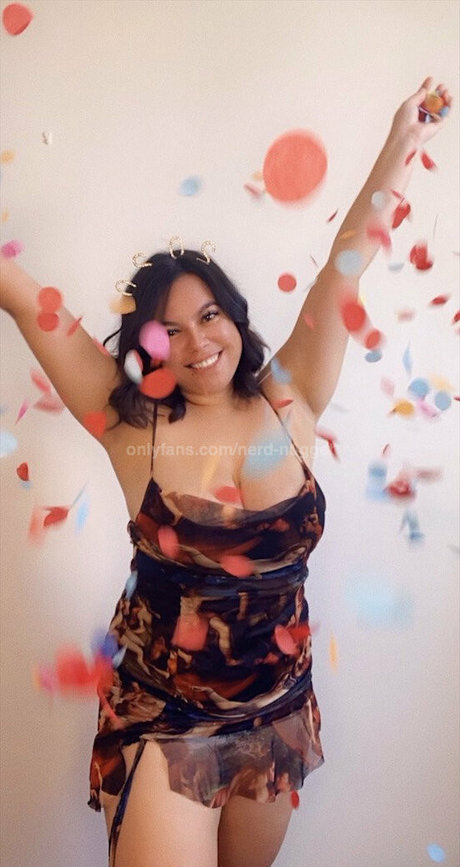 moms onlyfans hot sexy image