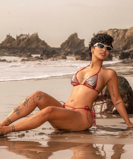 Shenseea nudes model pics