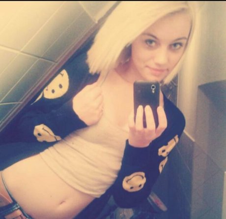 Gina gzuz model naked archive