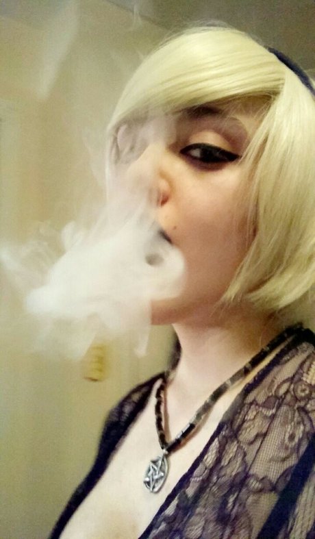 Mirthfulmollywhop model naked photo