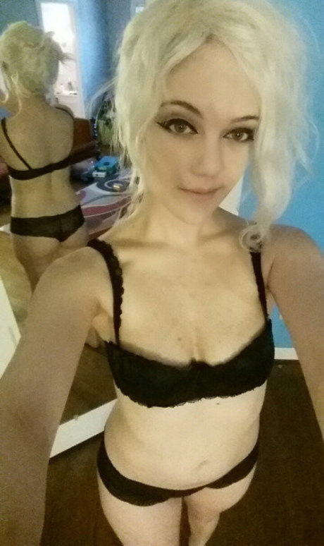 Mirthfulmollywhop model art image