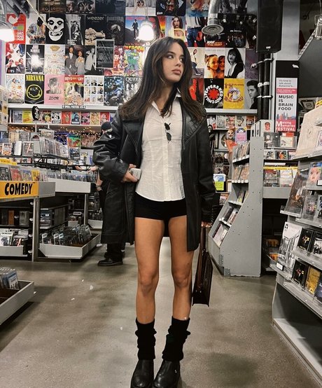 Tessa Brook star erotic pictures