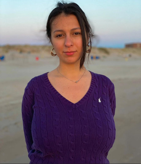 Gulia model nice gallery