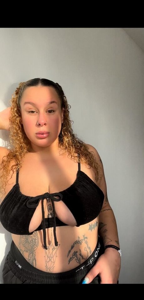 LatinaSilvaOF pornstar naked gallery