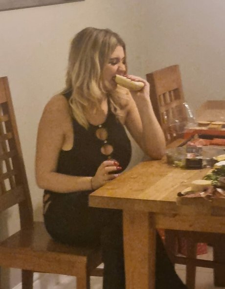 blonde small tits onlyfans porno pic