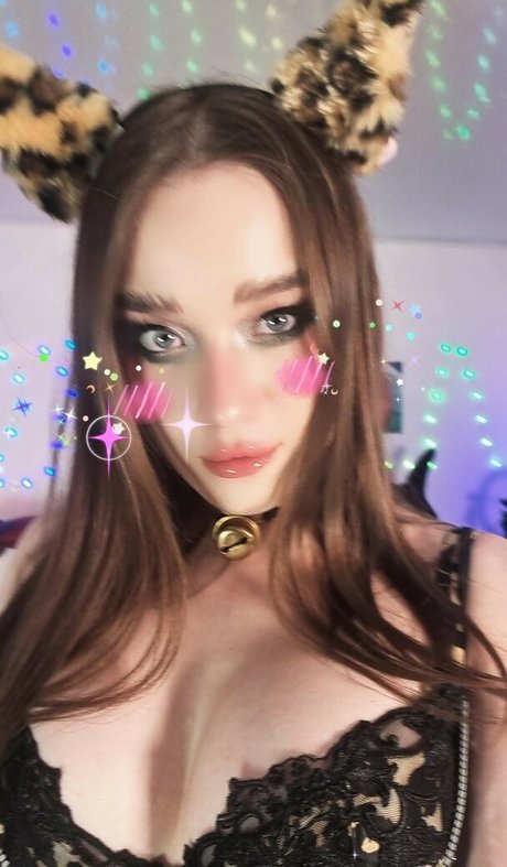 Annie May May nude star photos