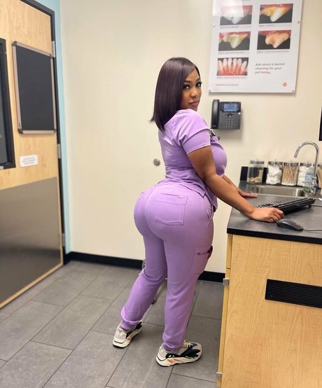 ActingLightskin pretty actress gallery