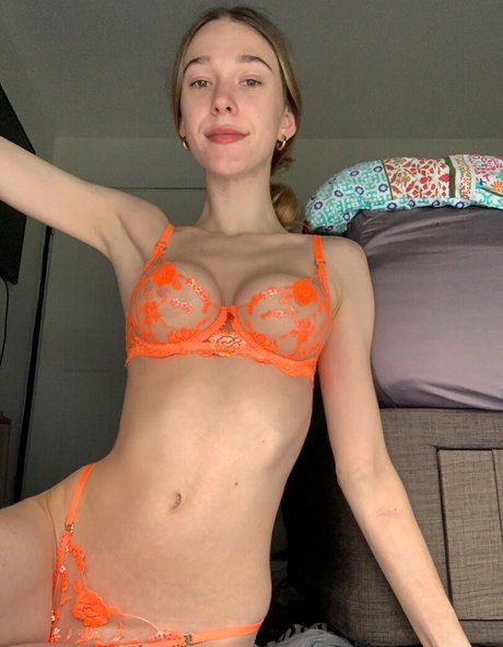 Bonnie Lowry erotic actress img