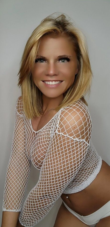 juliaandrea92 perfect model pictures