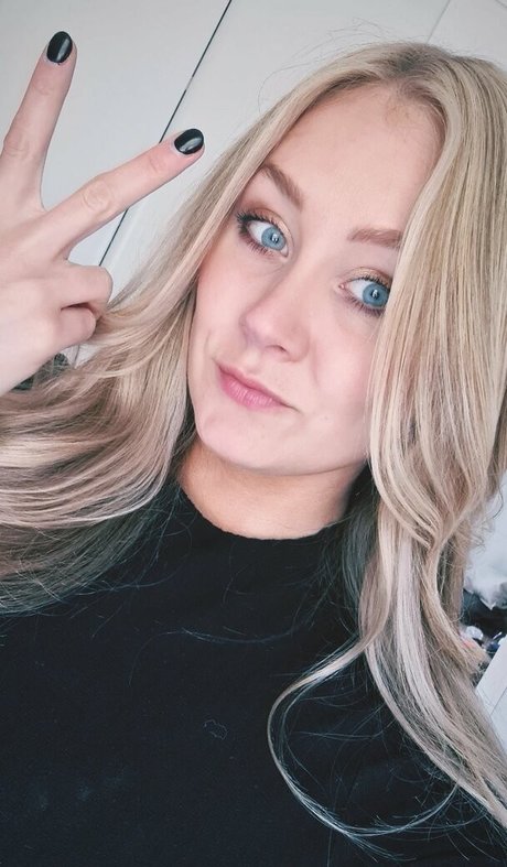 Kandyland star exclusive pictures