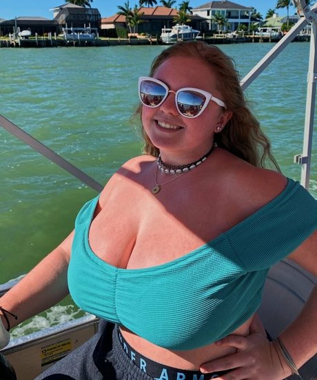 Amberly model perfect pic