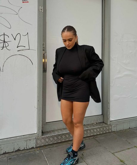 Laura Svensson model best img