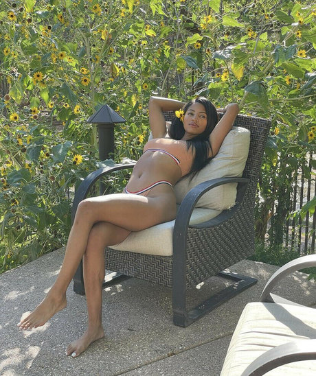 Camille Hyde naked model pictures