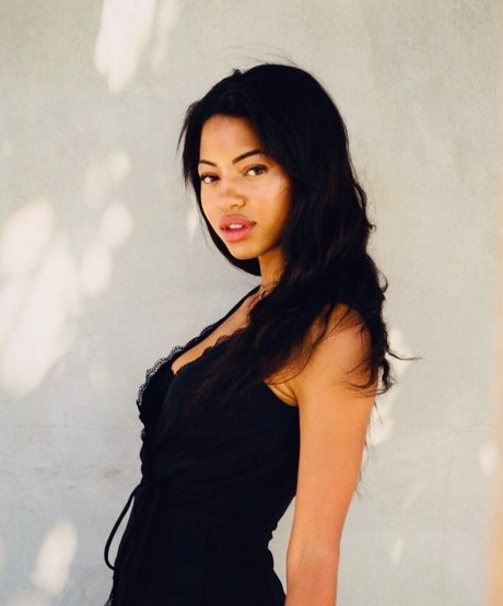 Camille Hyde adult model gallery