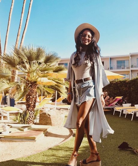 Camille Hyde star beautiful img