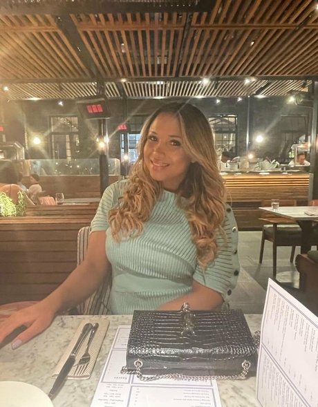 Camila Mattoli erotic star img