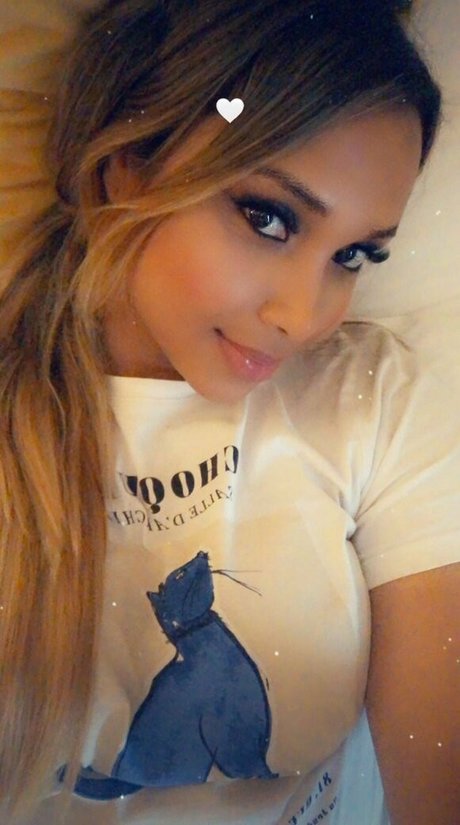 Camila Mattoli star pretty photos