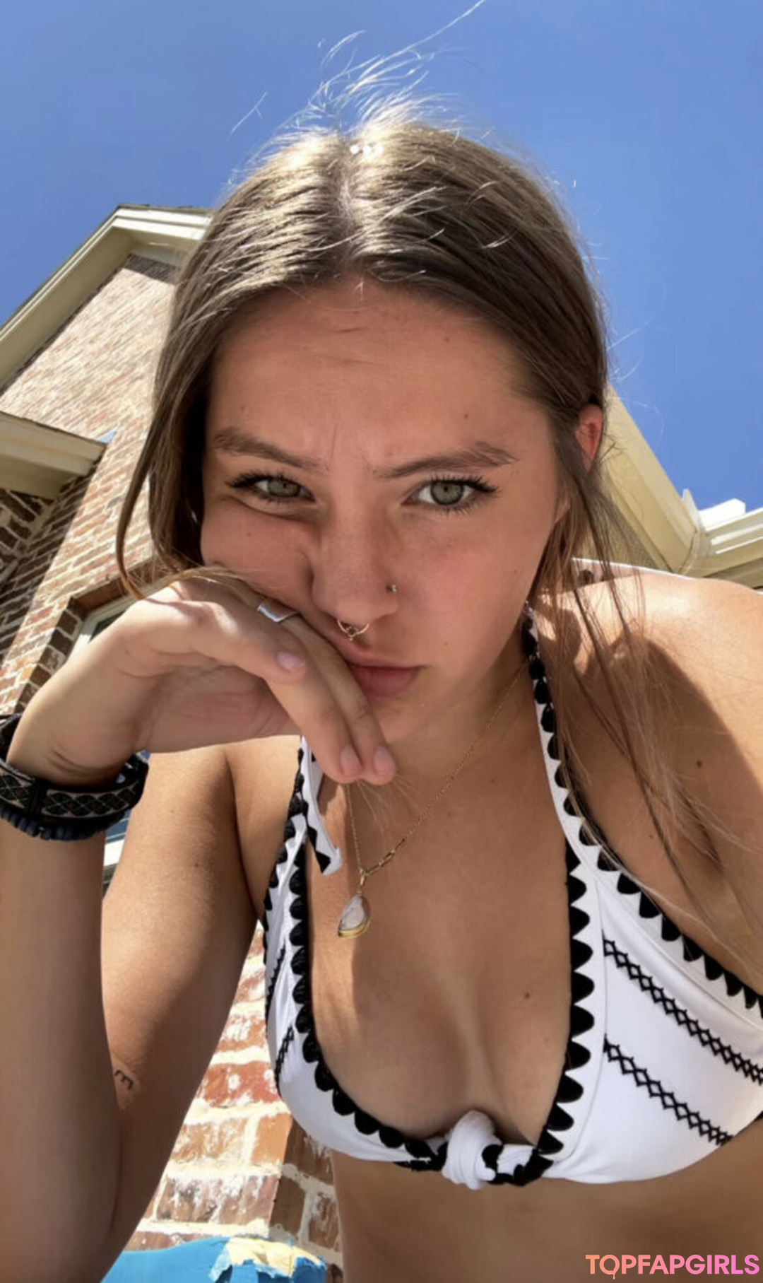 Peyton Coffee hot model picture