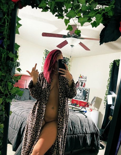 xxxcourtneygxxx art model pic