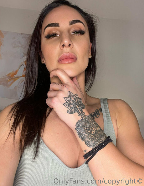 brown onlyfans pornographic image