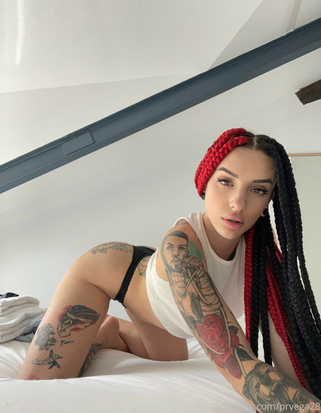 big tits skinny onlyfans hd picture