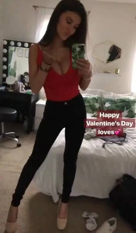 shemale handjob onlyfans free nude photo