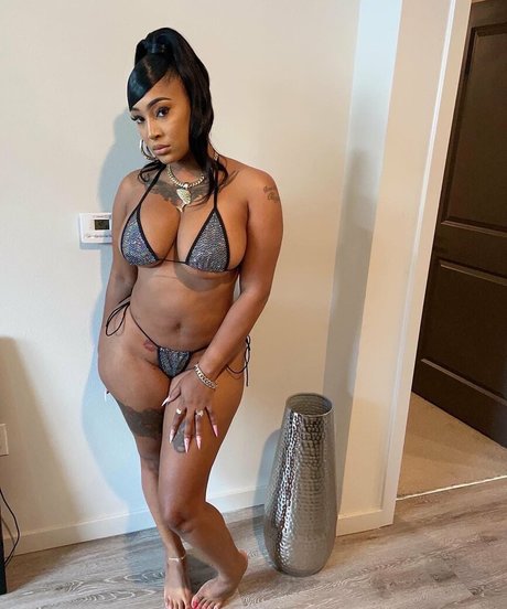 successful yell exclusive model images