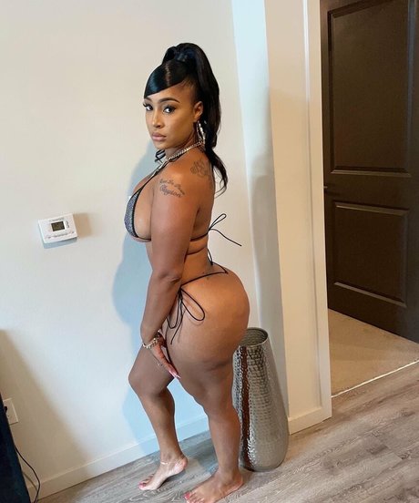 successful yell star naked gallery