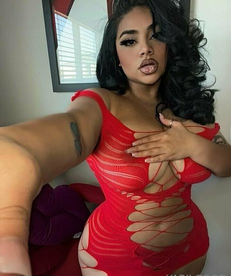 Soymamiyv art model pic