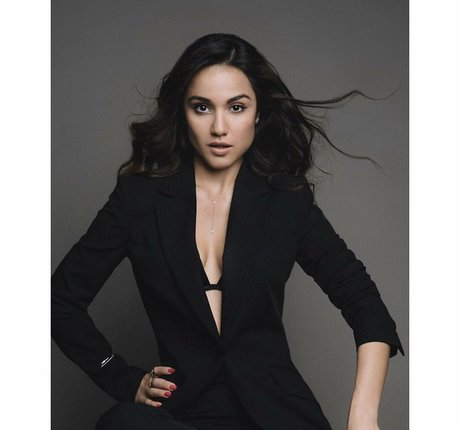 Summer Bishil nudes actress pictures