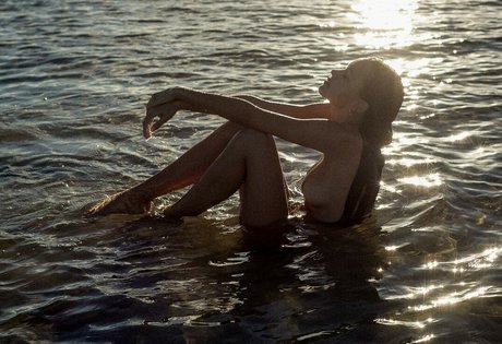 Isabella Mathers model porn archive