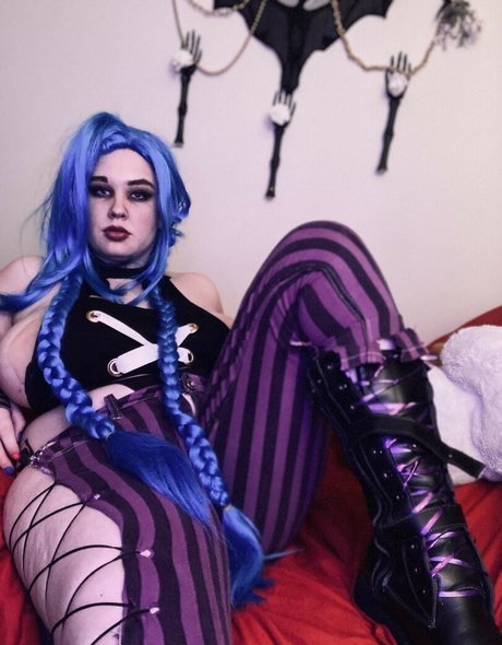 Peony Felicity art actress picture