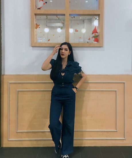 muscle nude onlyfans pornographic image