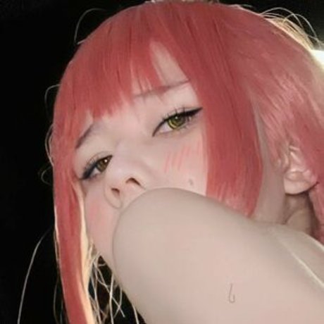 Arisa Nguyen star art photo