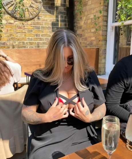 Whispah gaming naked pornstar galleries