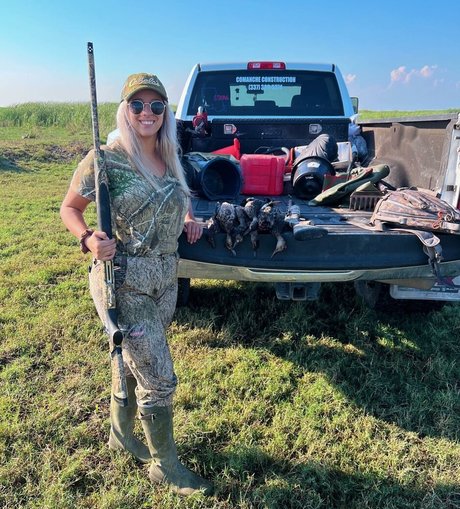 Hannah Murrell hot actress photos