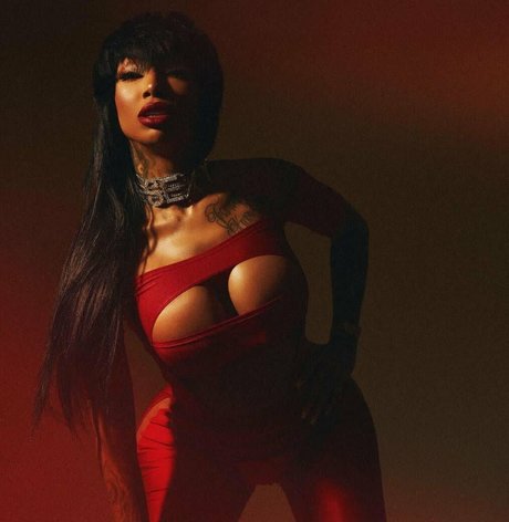 flyyytattedsky pornstar high quality images