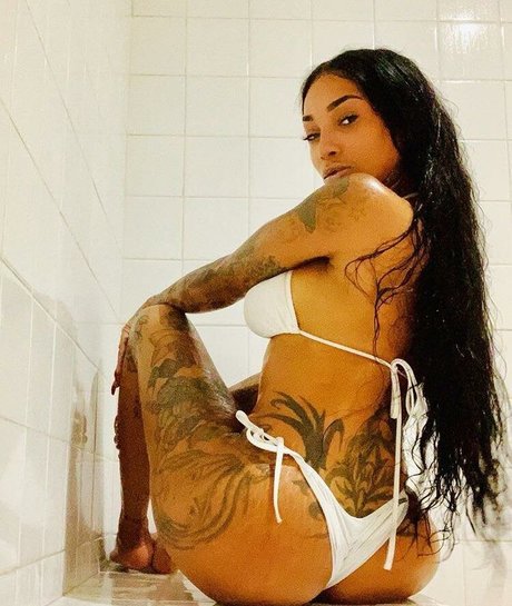 flyyytattedsky model pretty pic