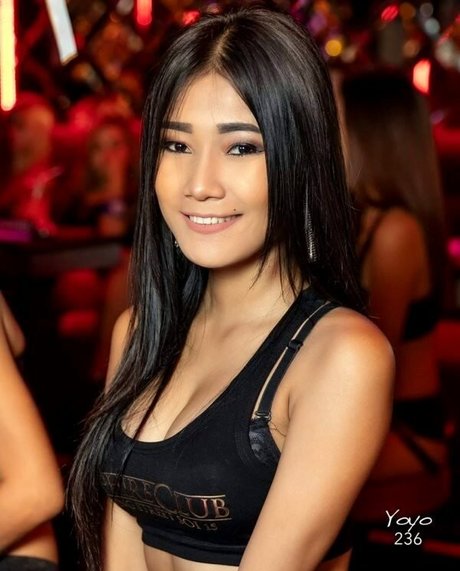 Sour heart1 exclusive model pic