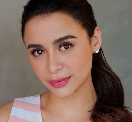 Yassi Pressman pornstar high quality photos